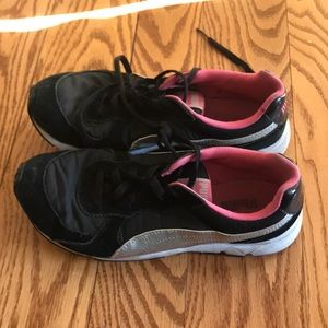 Puma sneakers size 6 1/2